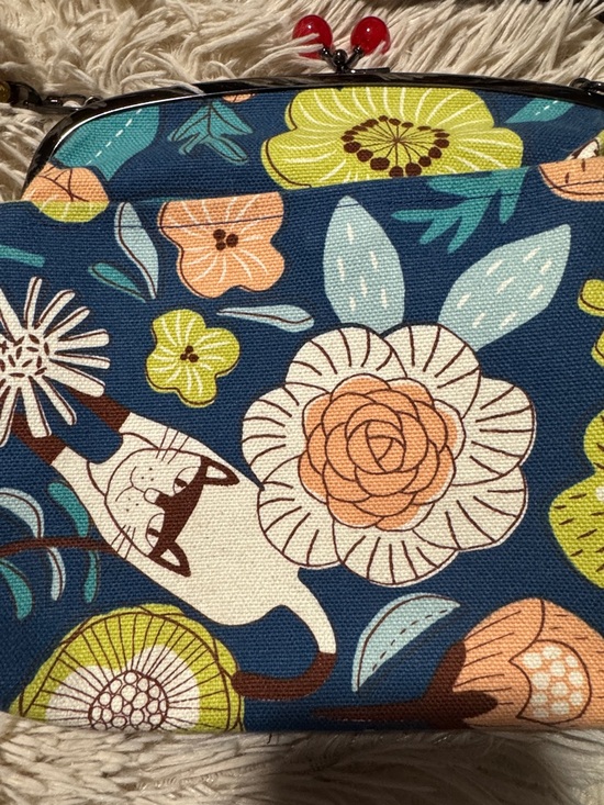 Source Unknown Blue Floral Kiss-Lock Wristlet Clutch - Picture 2 of 9